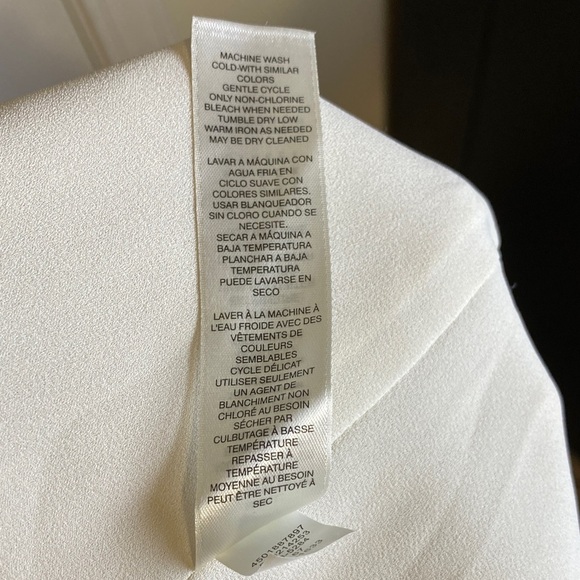 White House Black Market Off-Shoulder Top with Floral Embroidery Bell Sleeve XXS - Picture 8 of 8